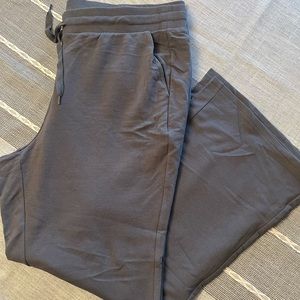 NWT Torrid size 2X Fleece Flare Pants